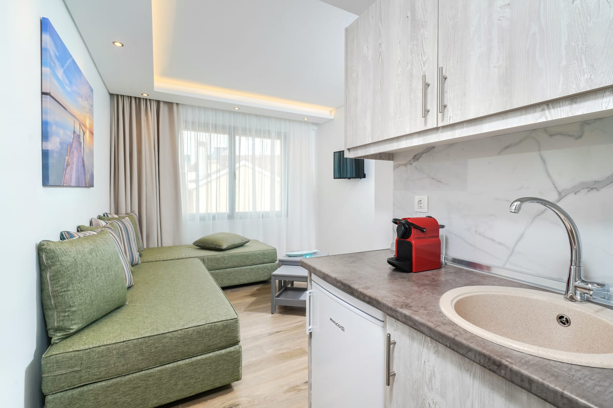 Tiara Holidays - Maria Elena Suites - Executive Suites kuhinja i dnevna soba